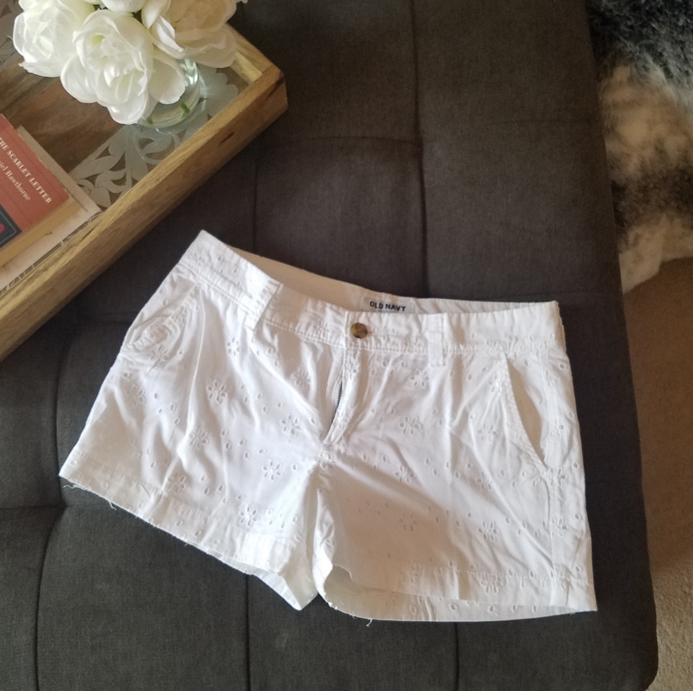 Bright White Eyelet Embroidered Shorts Size 4 - Picture 3 of 14